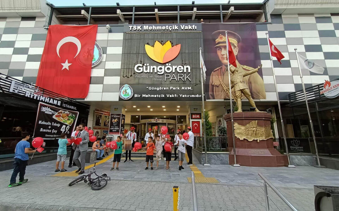 TSK Mehmetçik Vakfı Güngören Park AVM’de Büyük Zafer’in 100. Yıl Coşkusu